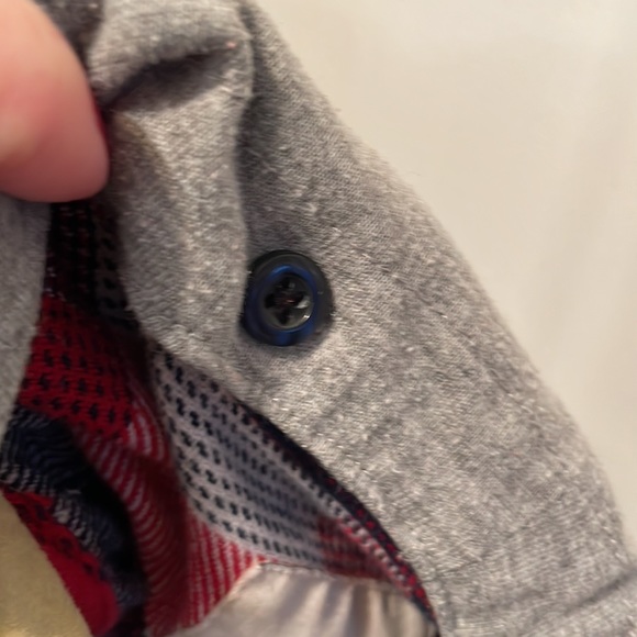 F21 Plaid Shacket with detachable hood - Picture 7 of 8